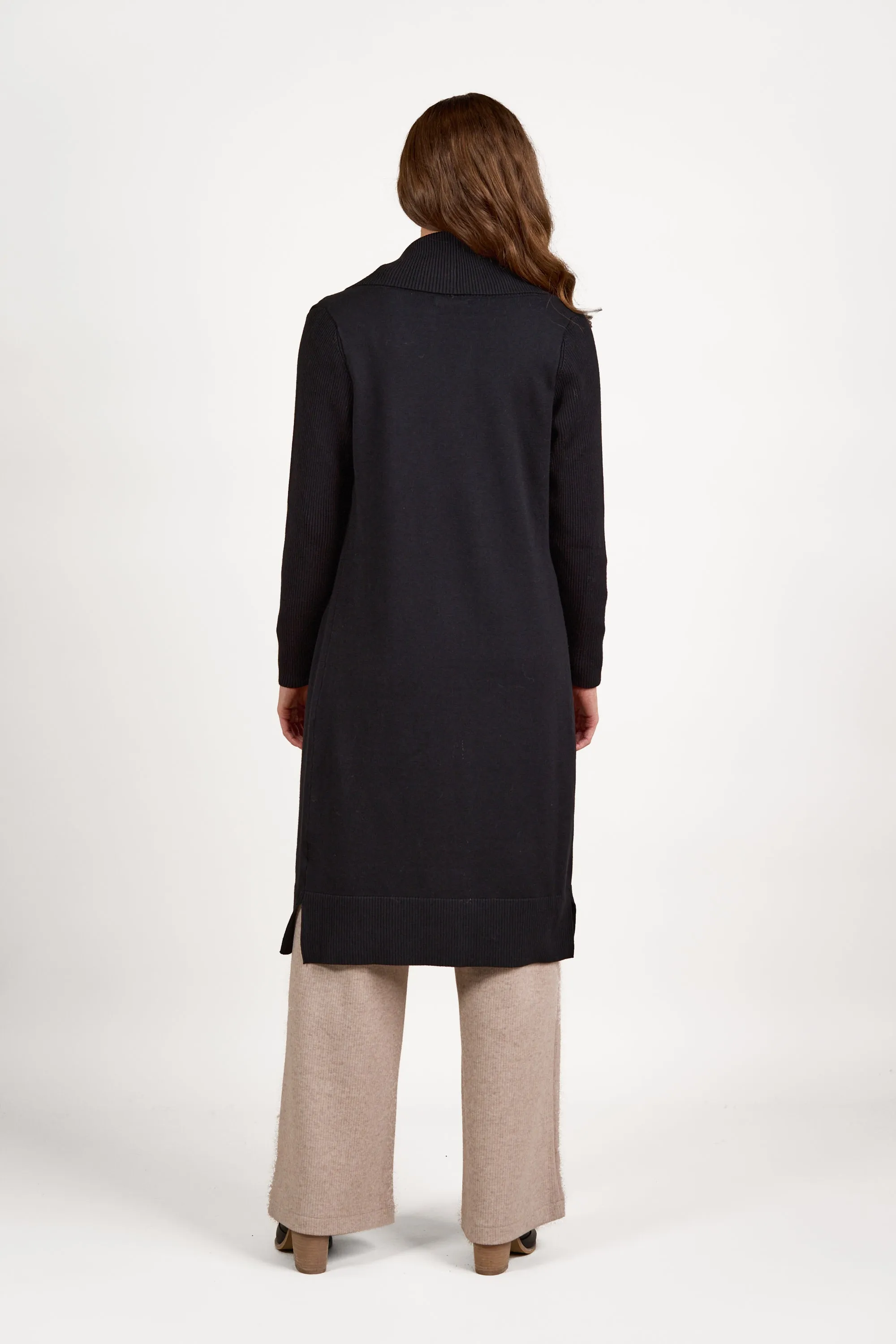 1065 Vassalli Open Longline Cardi with Pockets -black