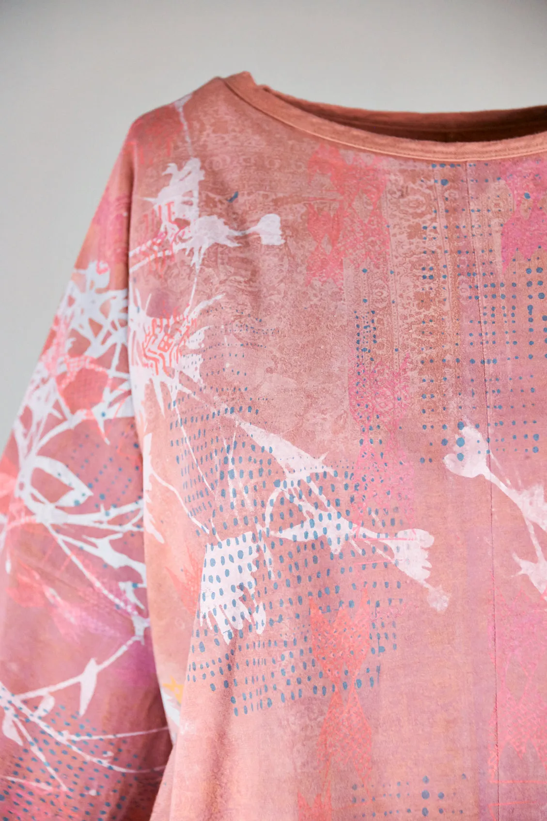 1236HD Line Tee Antique Rose Sorbet Floral 30"L