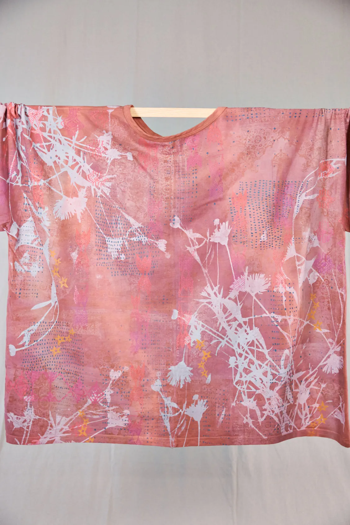 1236HD Line Tee Antique Rose Sorbet Floral 30"L