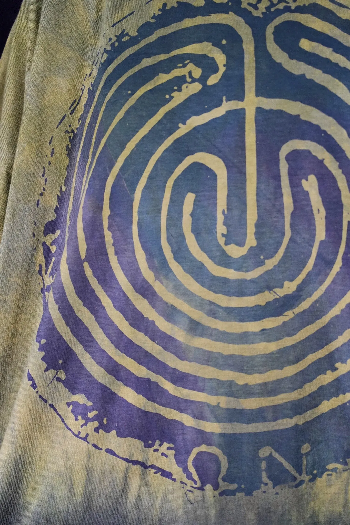 1236HD Line Tee Deep Sage Labyrinth