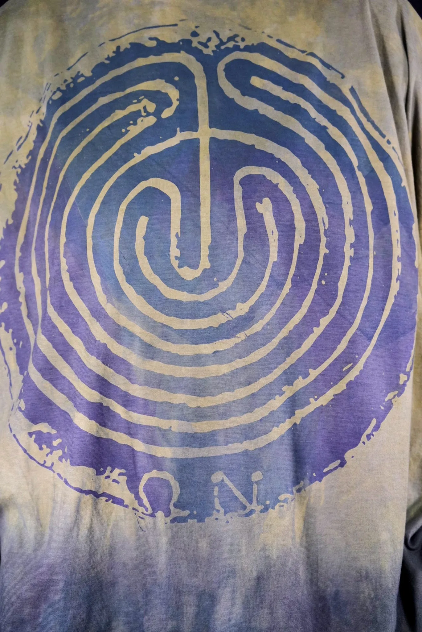 1236HD Line Tee Deep Sage Labyrinth
