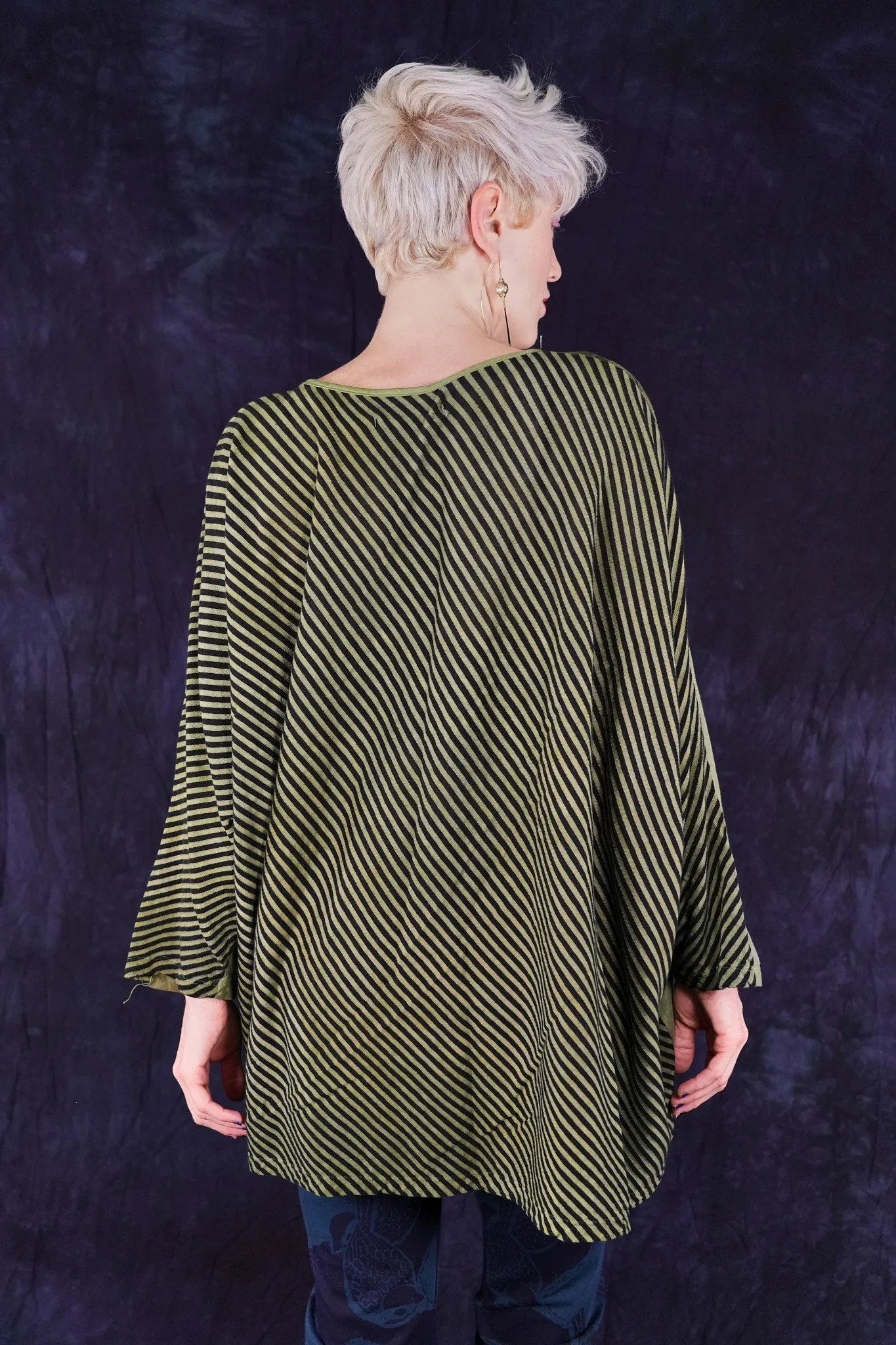 2331HD Poet Top Textures in Green
