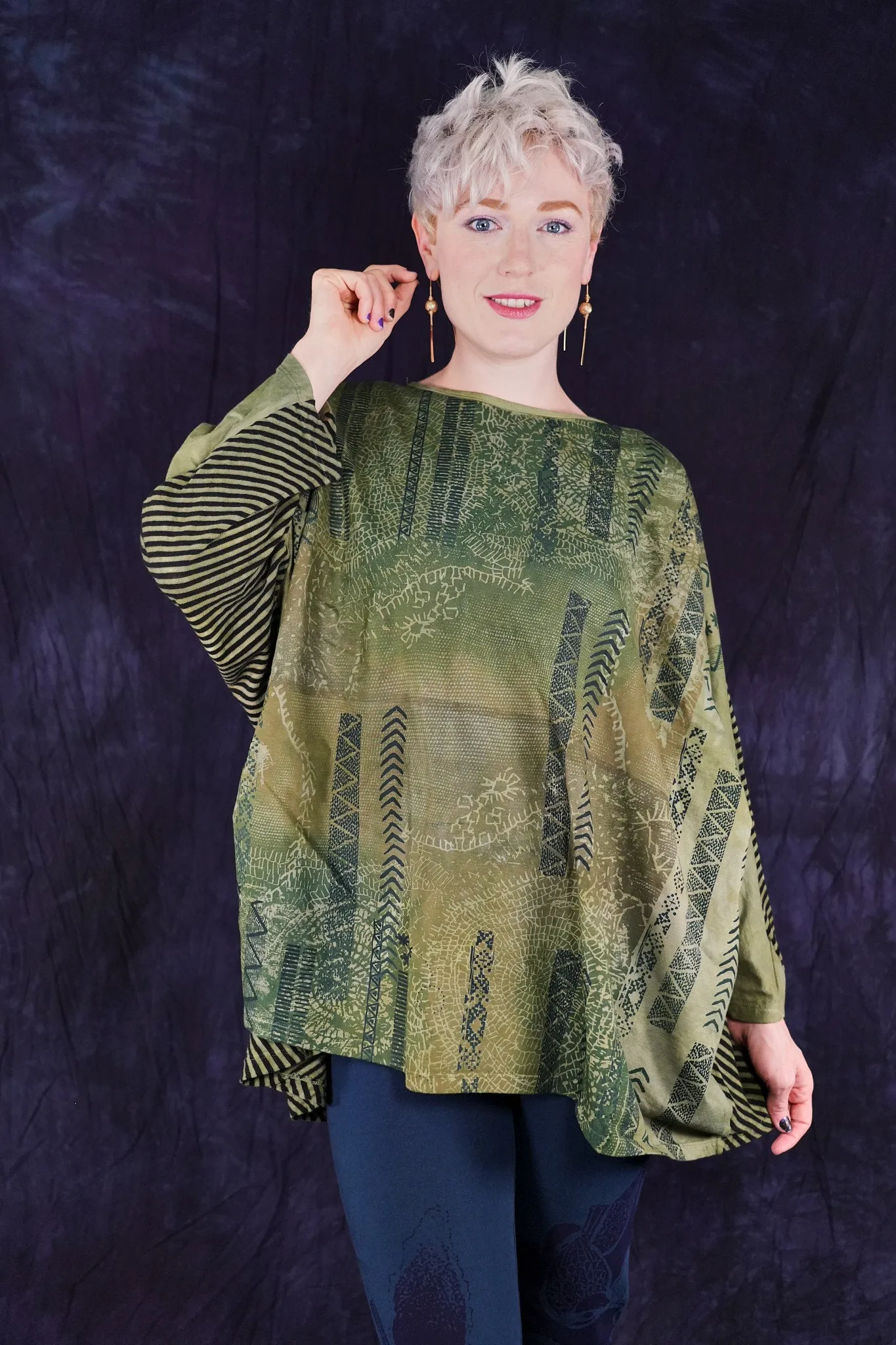 2331HD Poet Top Textures in Green
