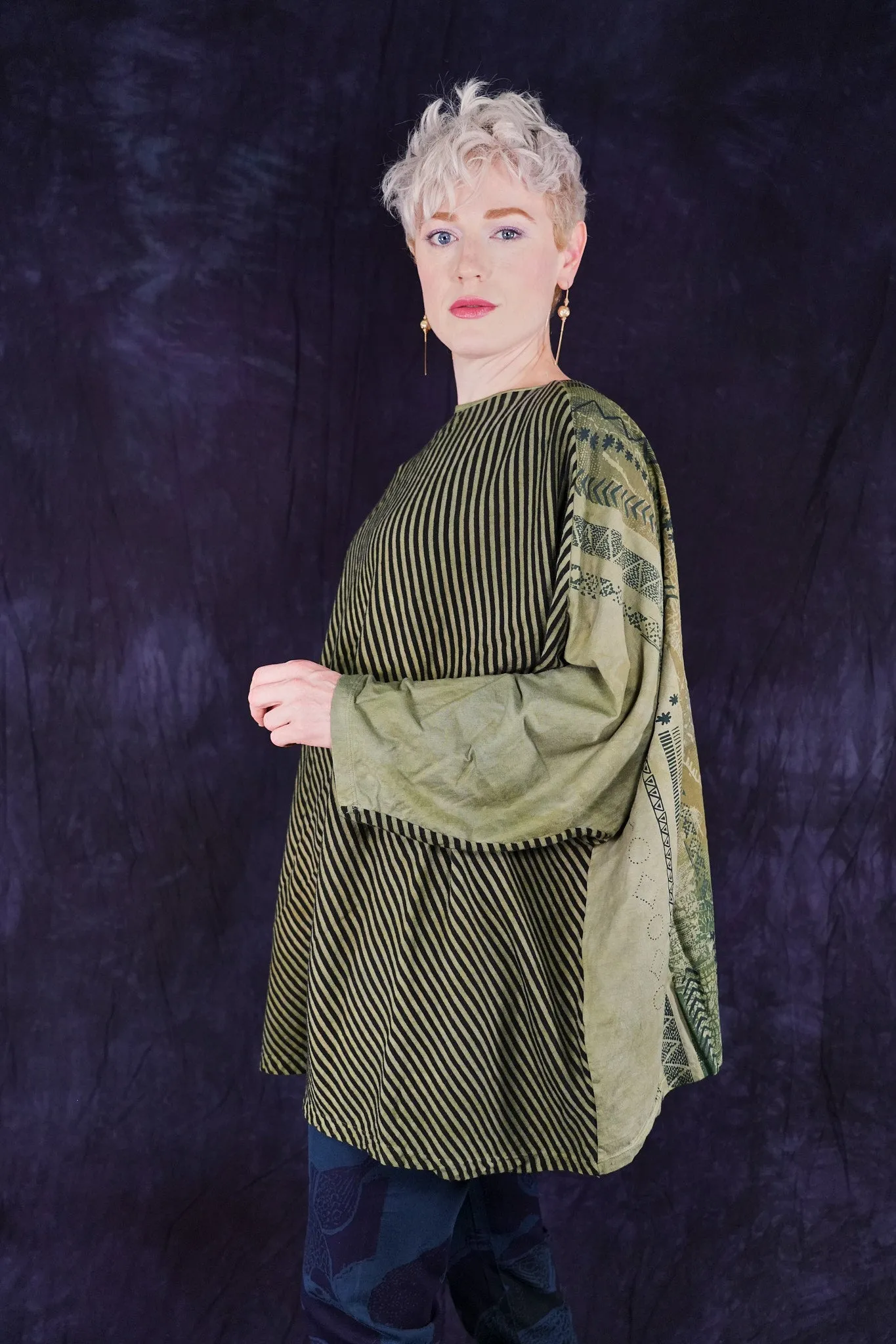 2331HD Poet Top Textures in Green