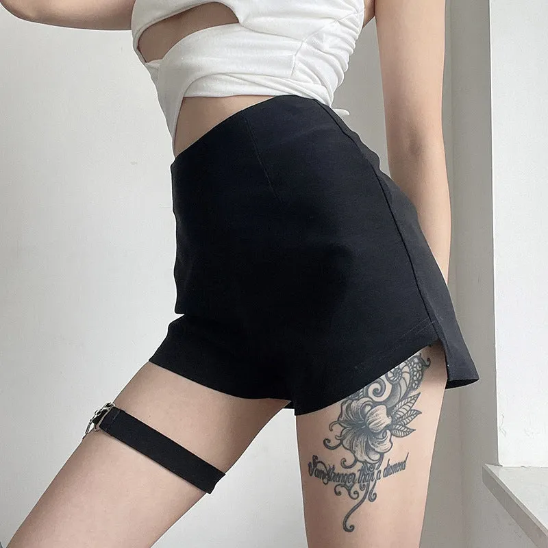 BLACK CHAIN LEG LOOP SHORTS UB2591