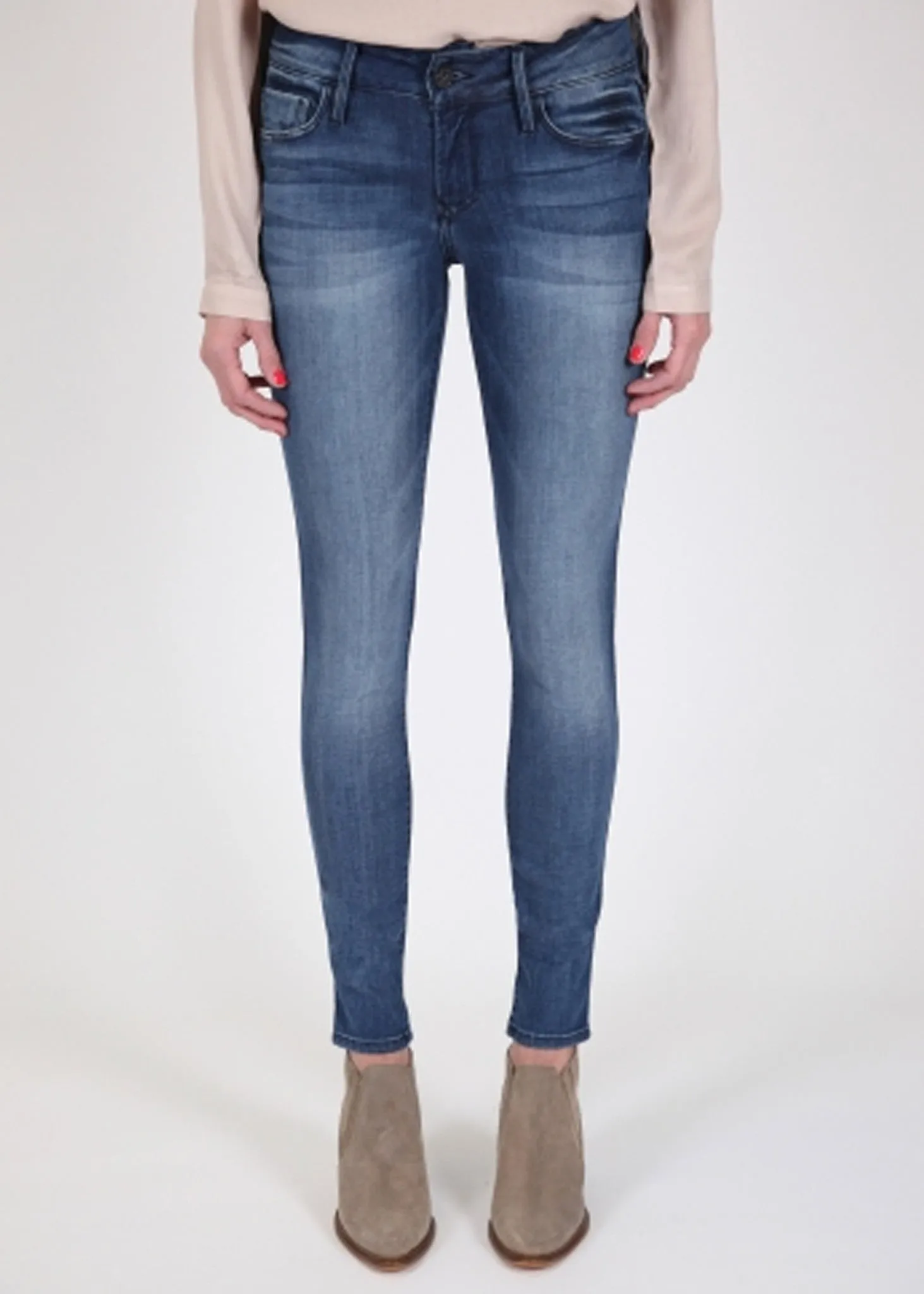Black Orchid Black Jewel Mid Rise Jegging in Ikait