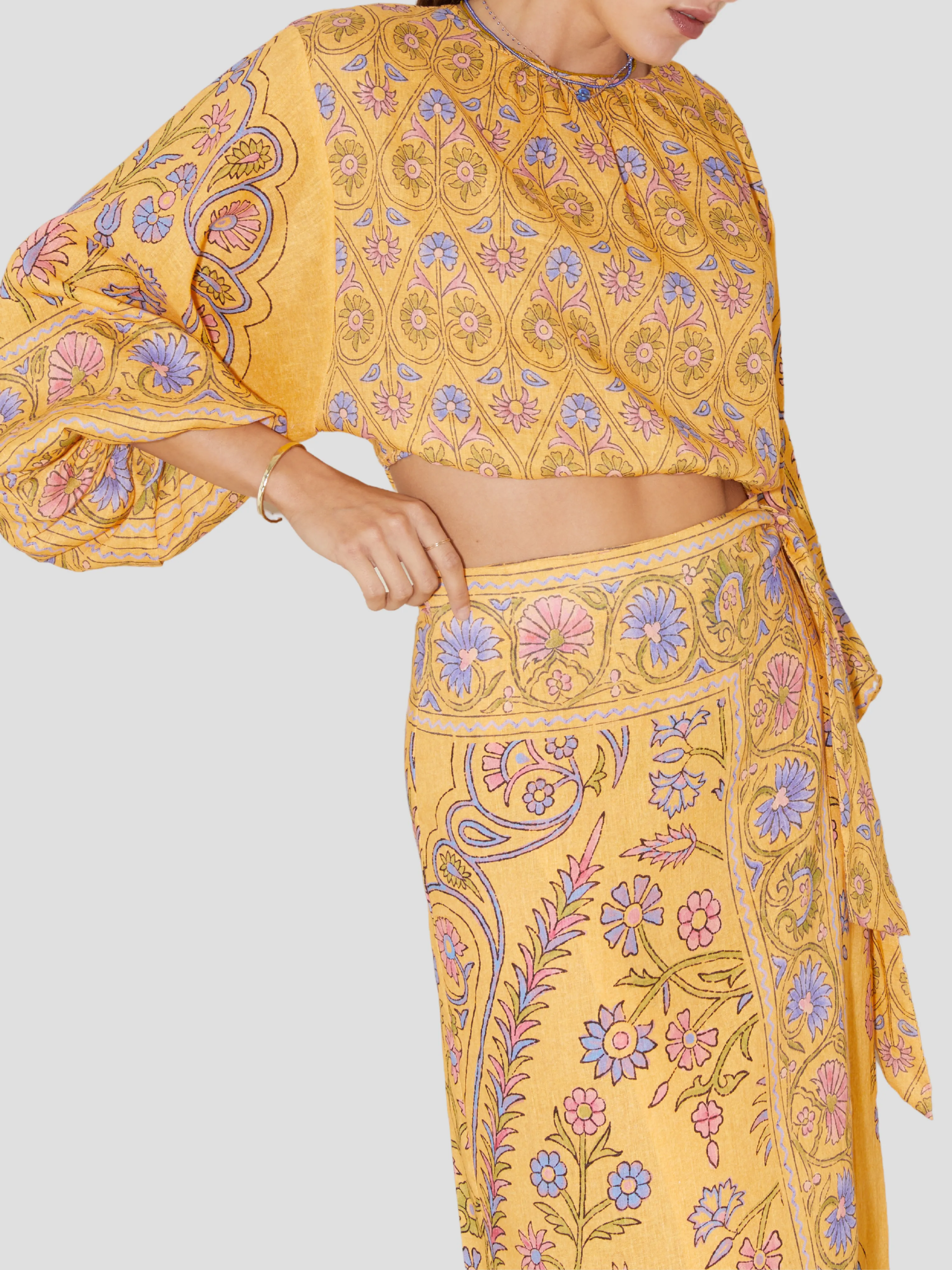 Darjeeling Full Sleeve Crop Top