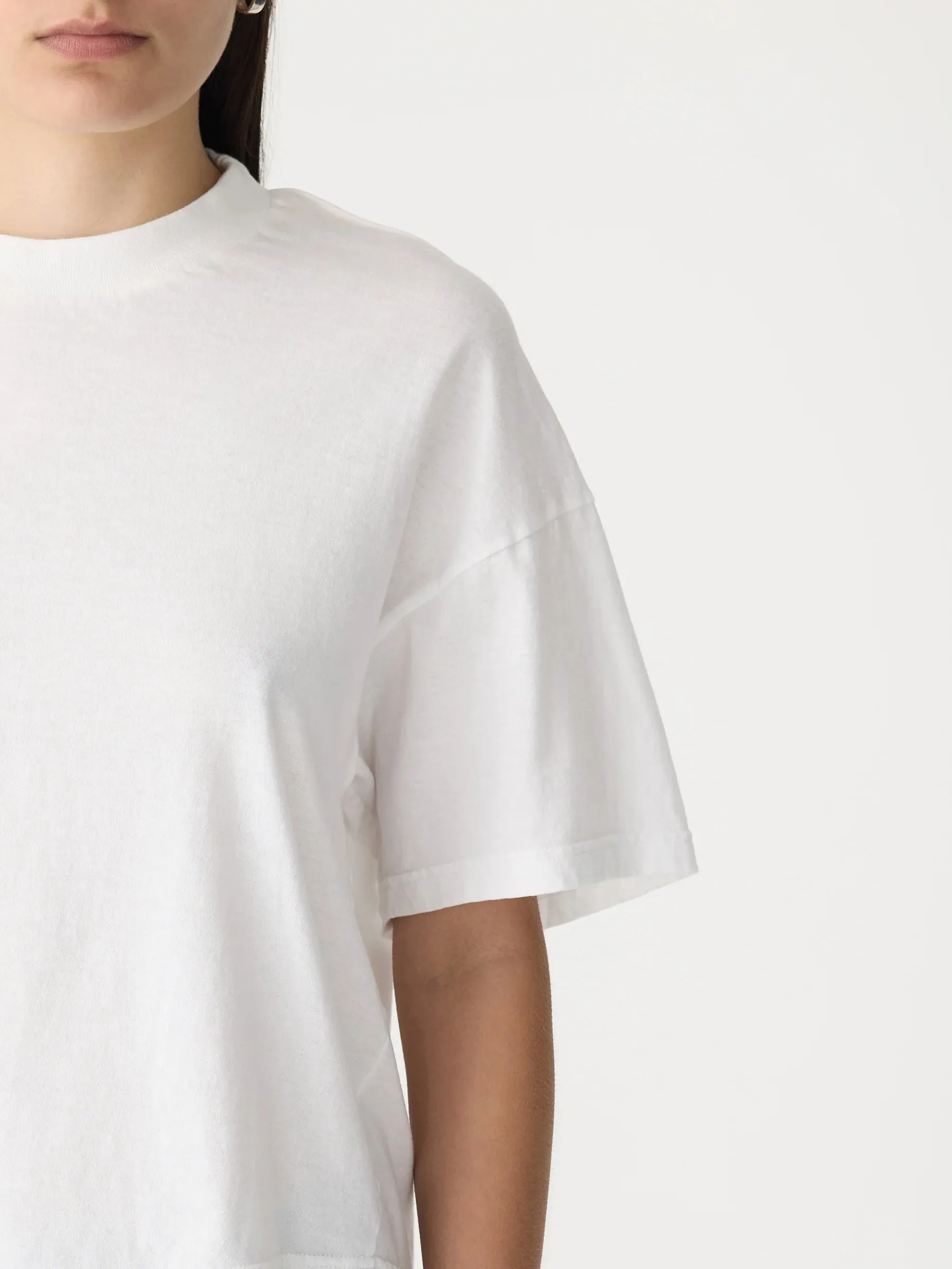 FLOATING NECK BOXY T-SHIRT - WHITE