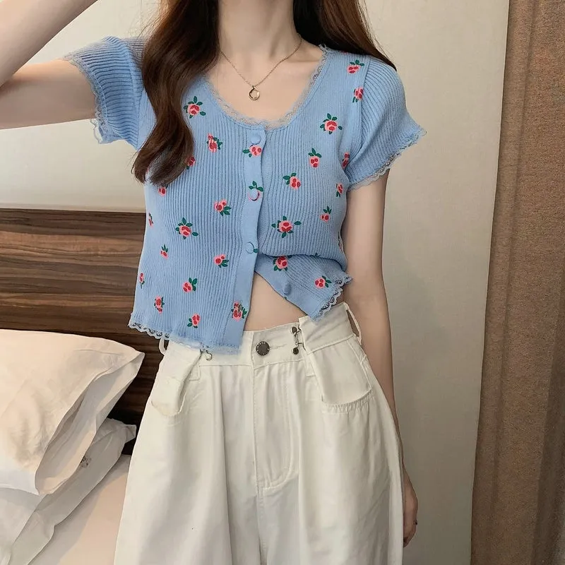 Lace Floral Pattern Knitted Crop Tops