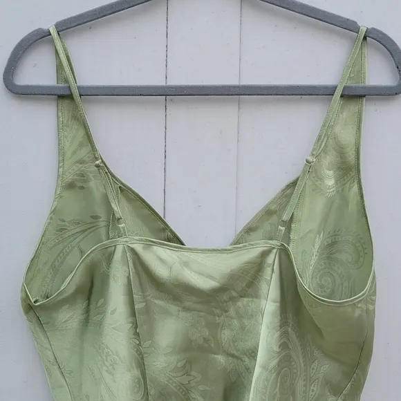 MORGAN TAYLOR INTIMATES OLIVE GREEN TWO PIECE SILK LIKE PAJAMA SET SIZE L WOMEN
