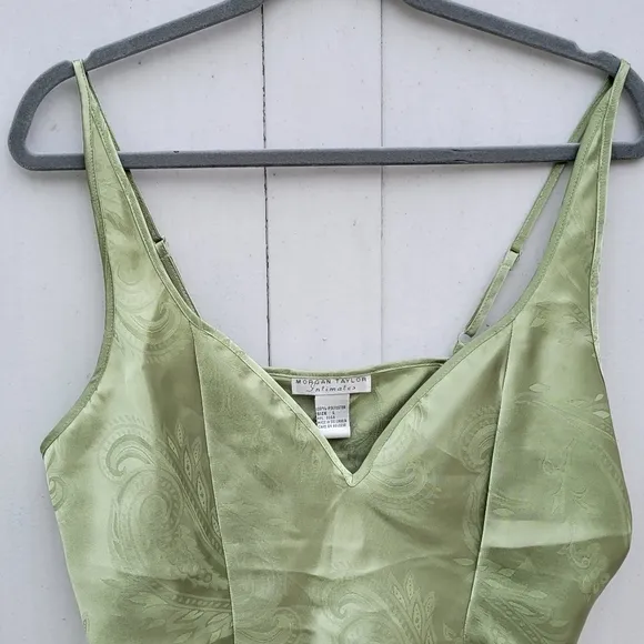 MORGAN TAYLOR INTIMATES OLIVE GREEN TWO PIECE SILK LIKE PAJAMA SET SIZE L WOMEN