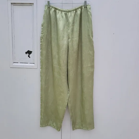 MORGAN TAYLOR INTIMATES OLIVE GREEN TWO PIECE SILK LIKE PAJAMA SET SIZE L WOMEN