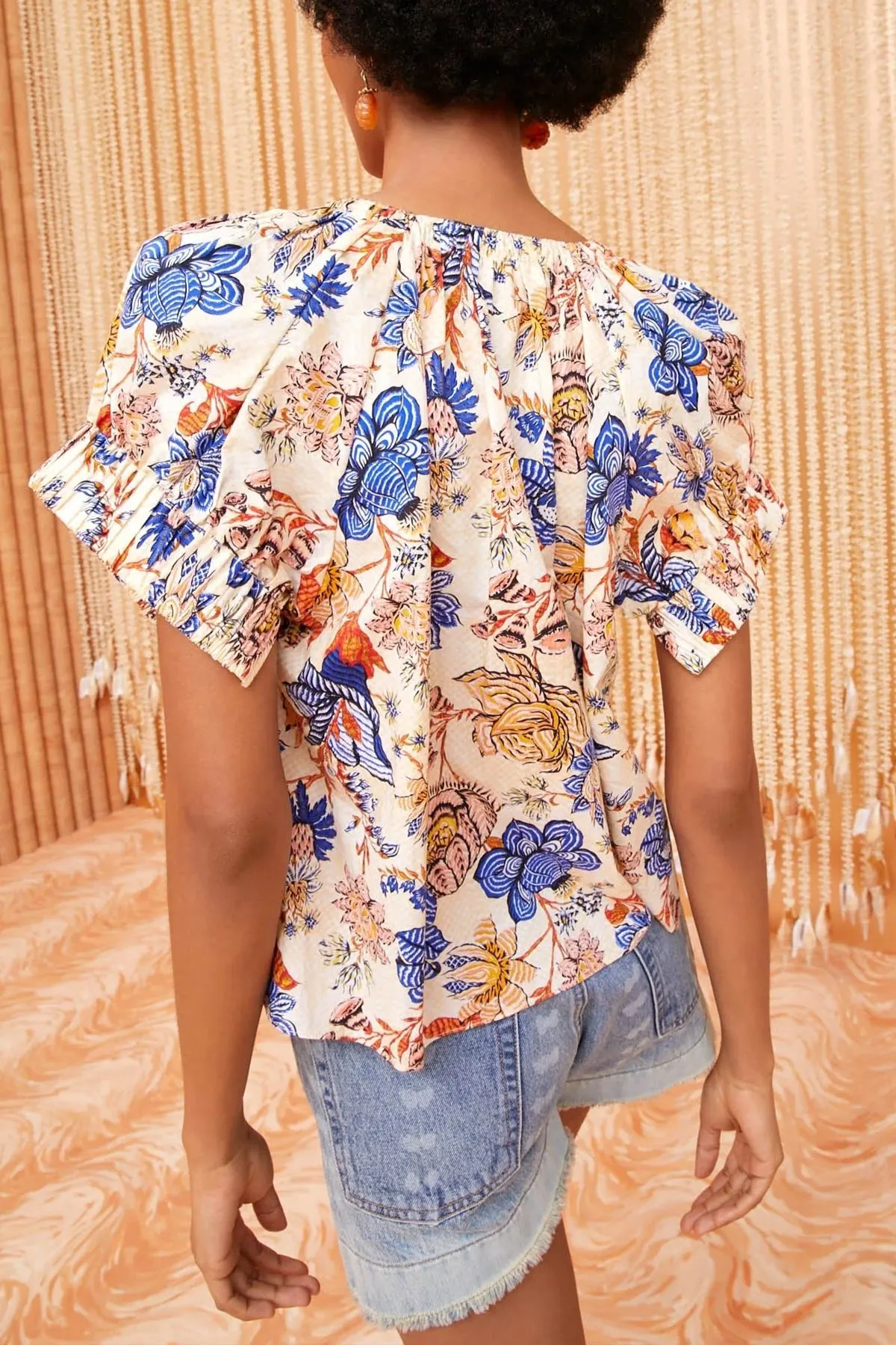 Naomi V-Neck Top in Magnolia