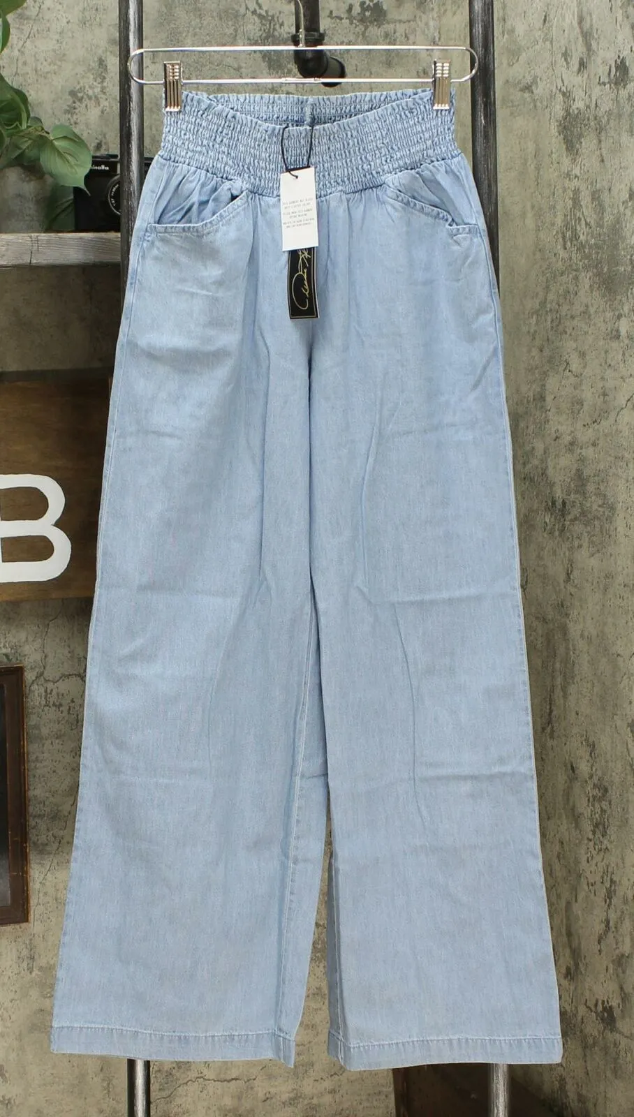 NWT DG2 By Diane Gilman Womens Smocked Palazzo Cotton Jeans Pants. 680780 Small
