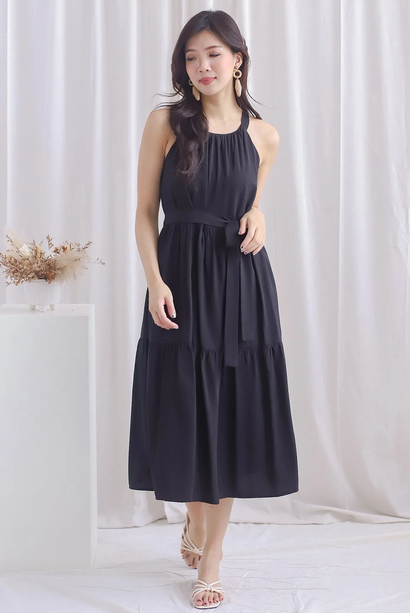 Sora Halter Neck Tier Midi Dress In Black