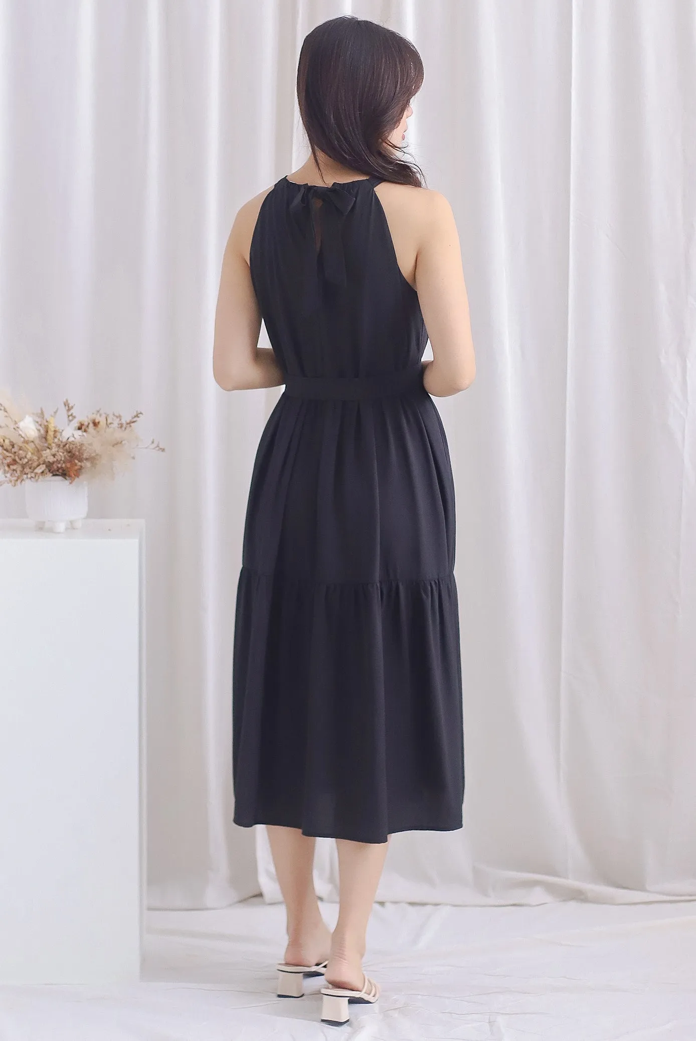 Sora Halter Neck Tier Midi Dress In Black