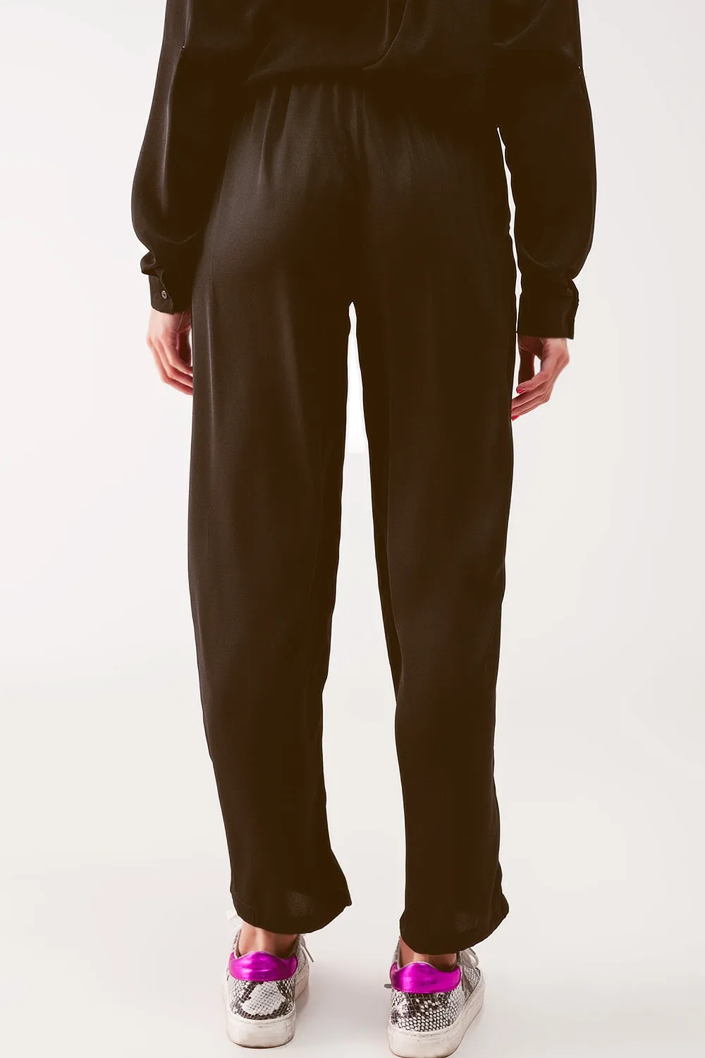 Wide leg belted pants in black