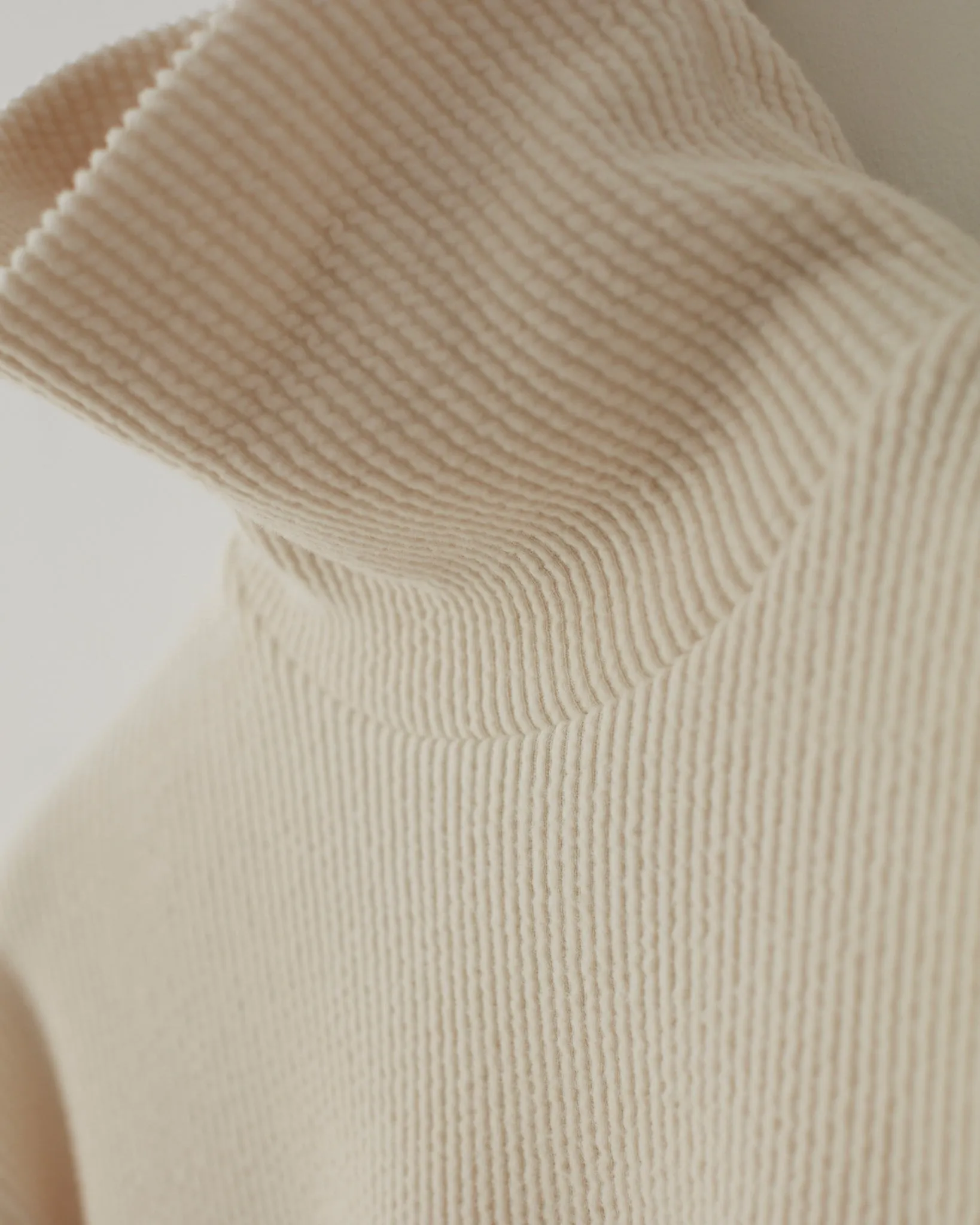 WW Turtleneck - Cream